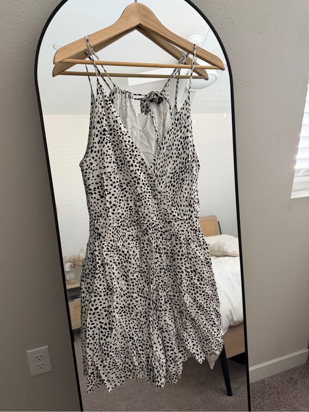 Pretty garden spotted romper SzS NWT
